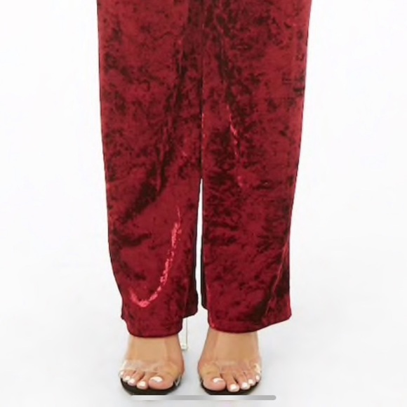 Two piece velvet red set - Picture 2 of 3